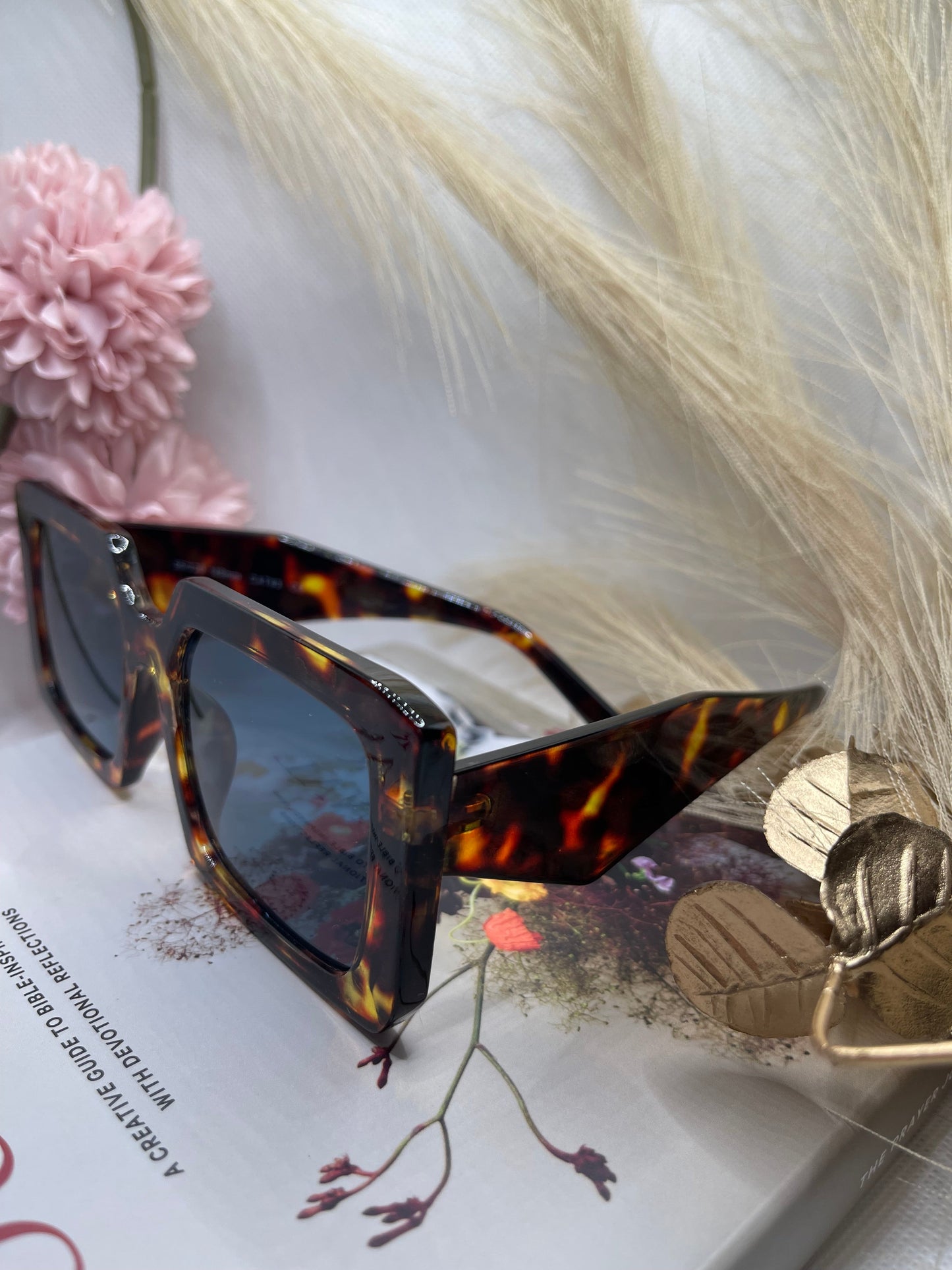 Hottie Leopard Sunglasses